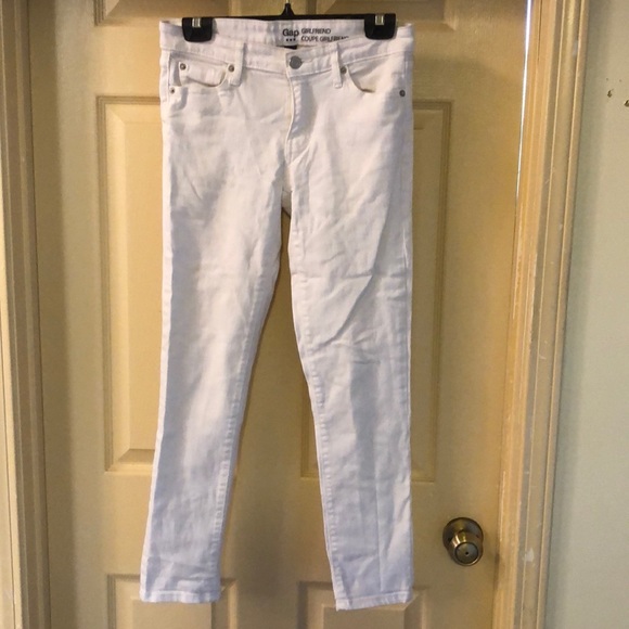 White gap girlfriend jeans. - Picture 1 of 4